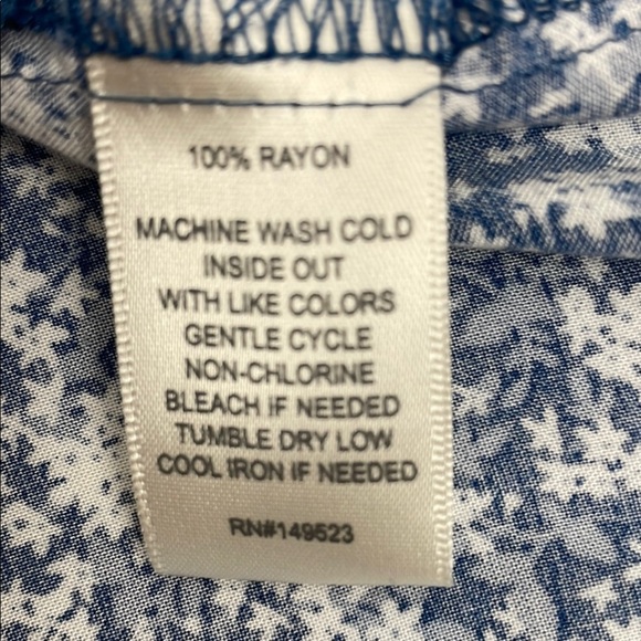 Blue & White Floral Peasant Blouse Scooped Neckline & Short Sleeves Size S - Picture 8 of 8